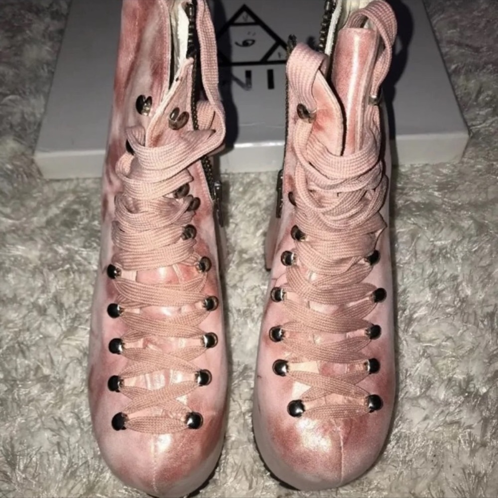 ❌❌SOLD❌❌UNIF Mermaid Pink Hellbound Platform Boots